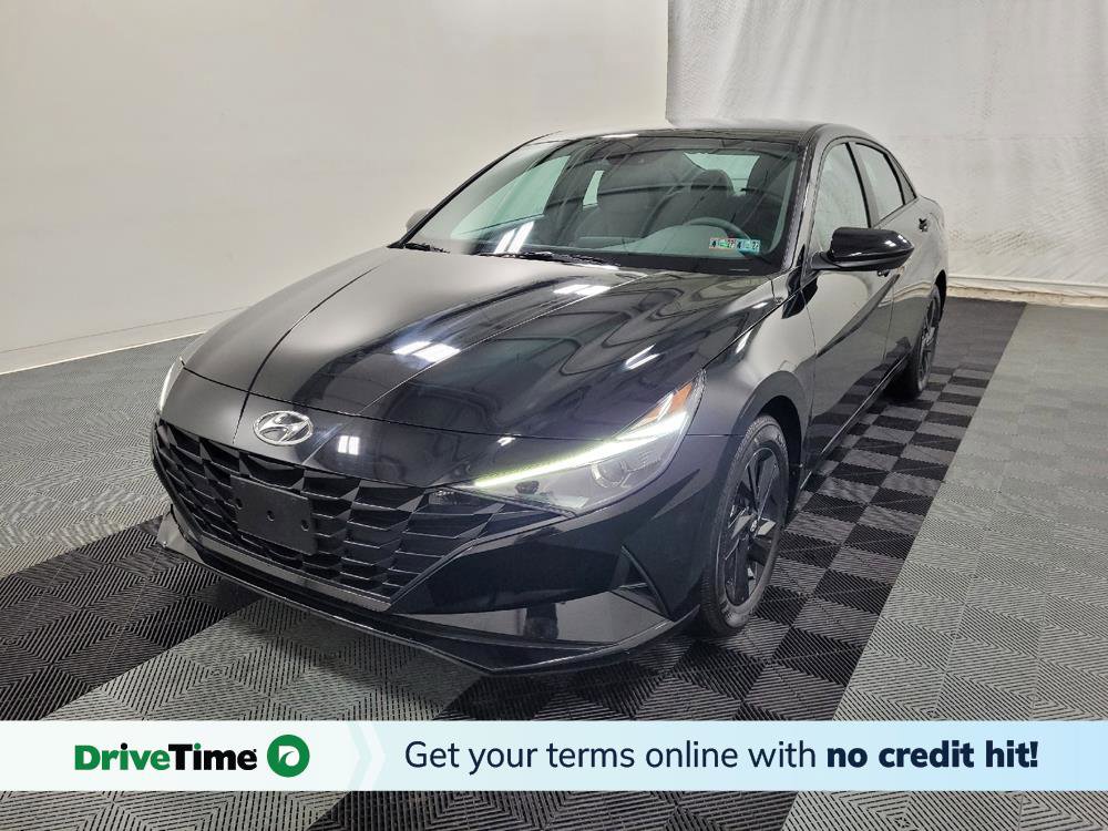 Used 2023 Hyundai Elantra SEL w/ Winter Weather Package FWD image 1
