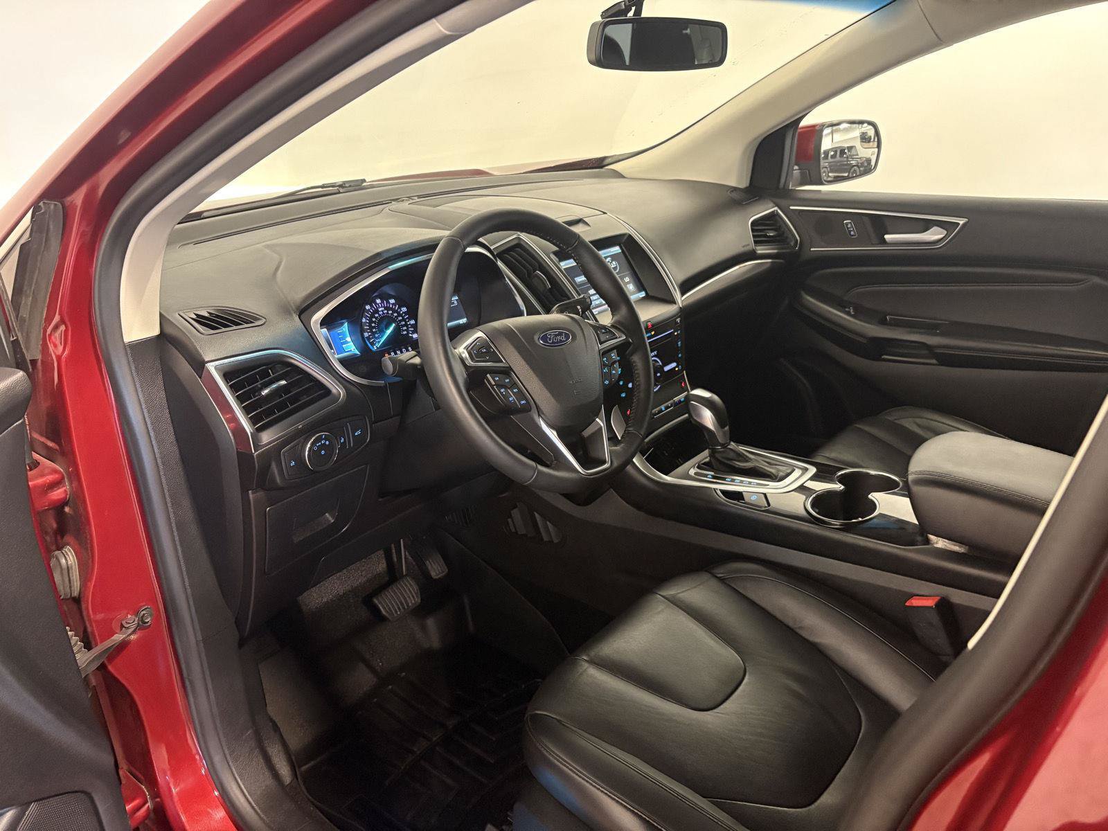 Used 2015 Ford Edge Titanium AWD/4WD image 14