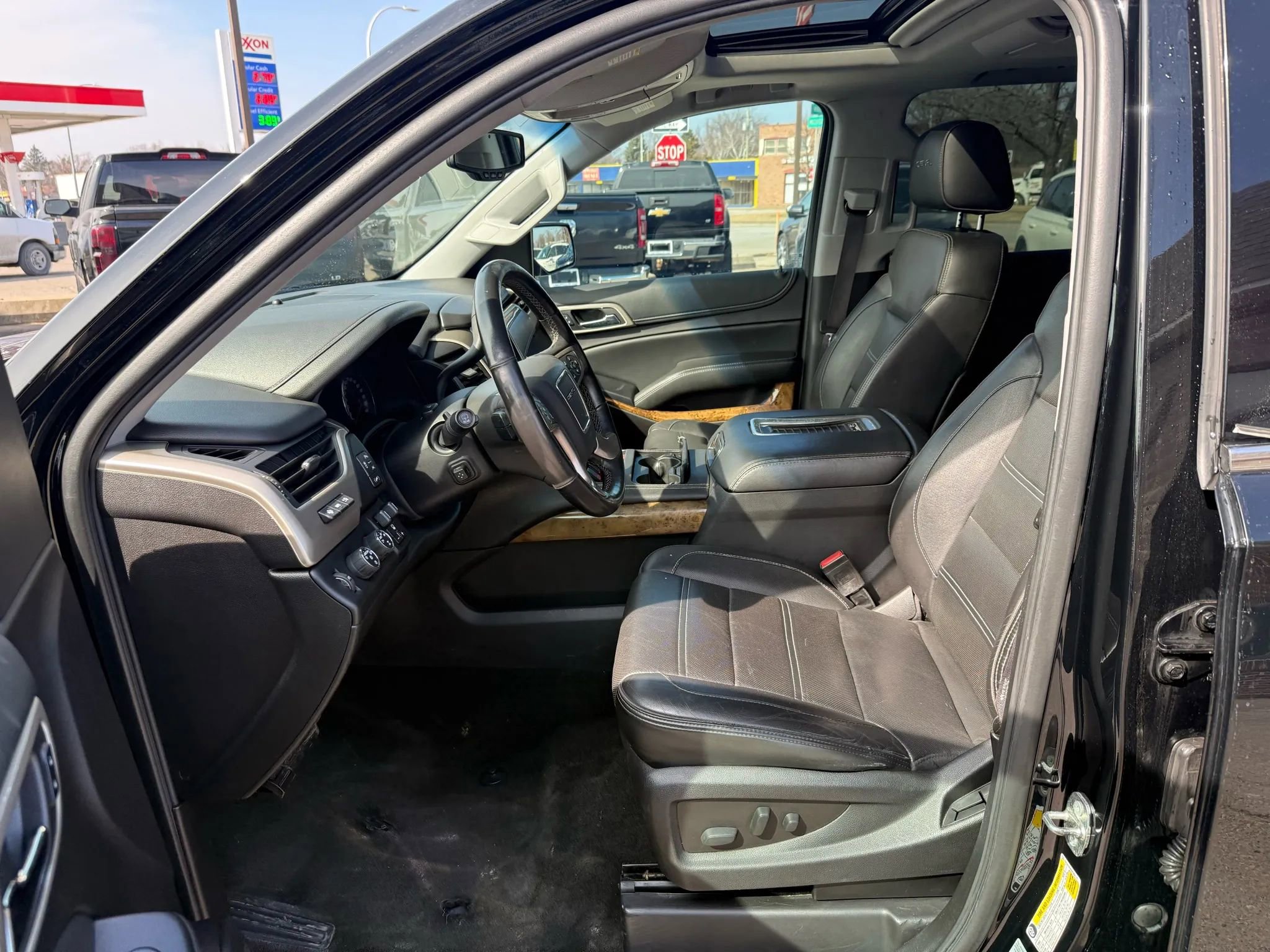 Used 2016 GMC Yukon Denali w/ Open Road Package image 16