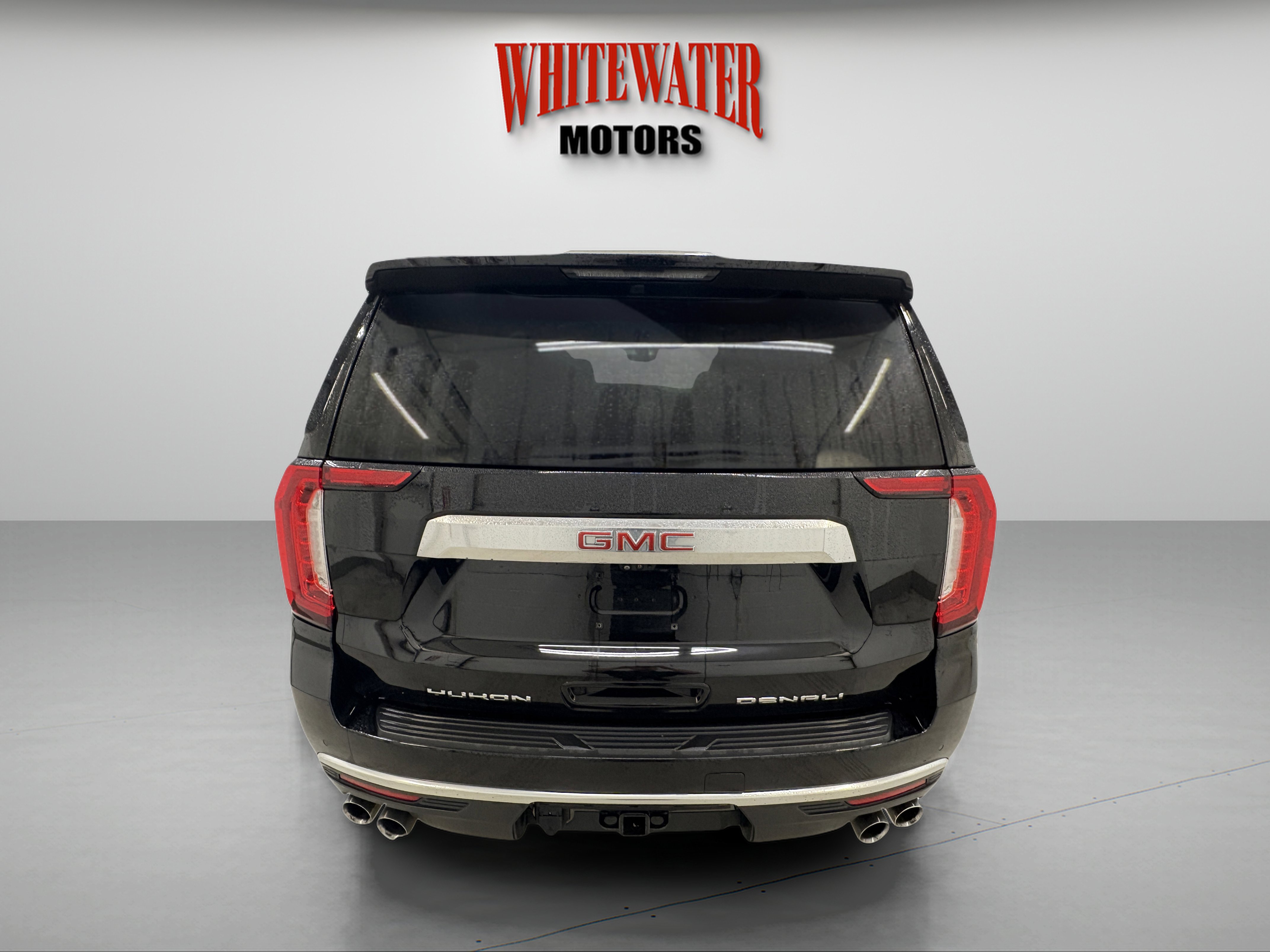 Used 2021 GMC Yukon XL Denali w/ Denali Premium Package image 3