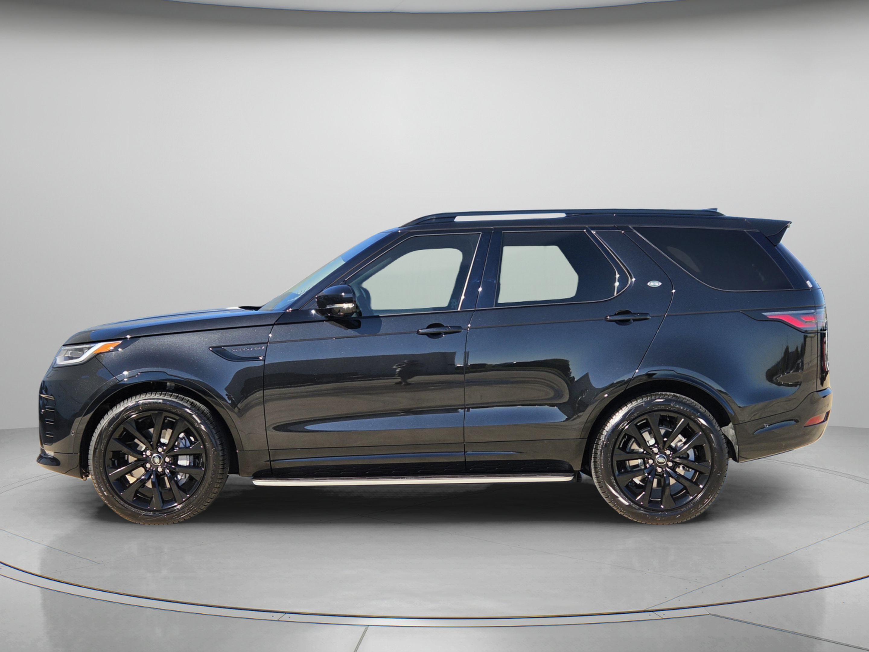 New 2026 Land Rover Discovery Dynamic SE AWD/4WD image 2