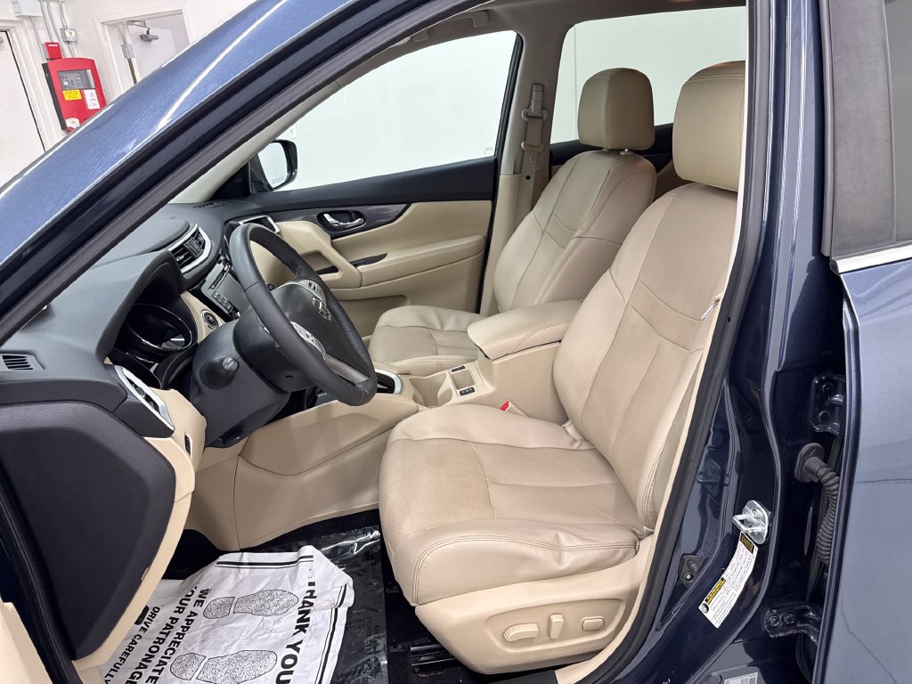 Used 2016 Nissan Rogue SL w/ SL Premium Package AWD/4WD image 14