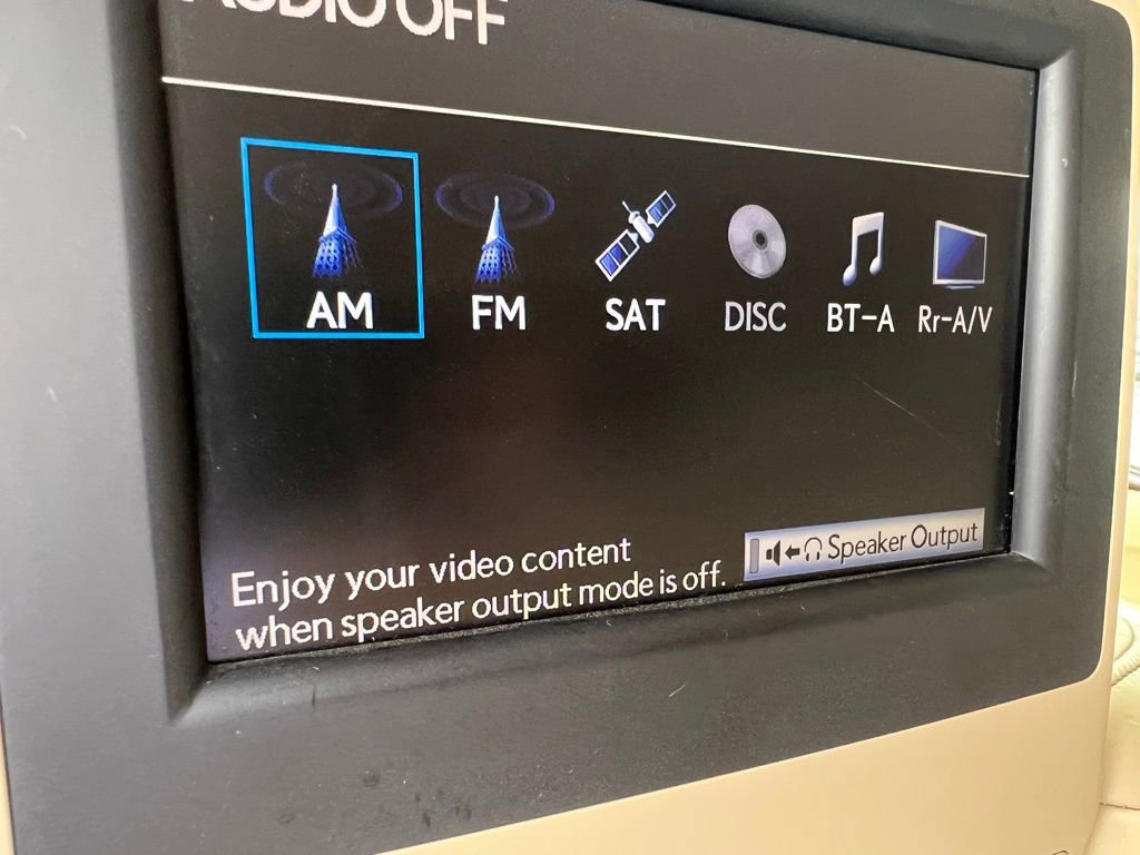 Used 2013 Lexus LX 570 4WD w/ Luxury Pkg image 23