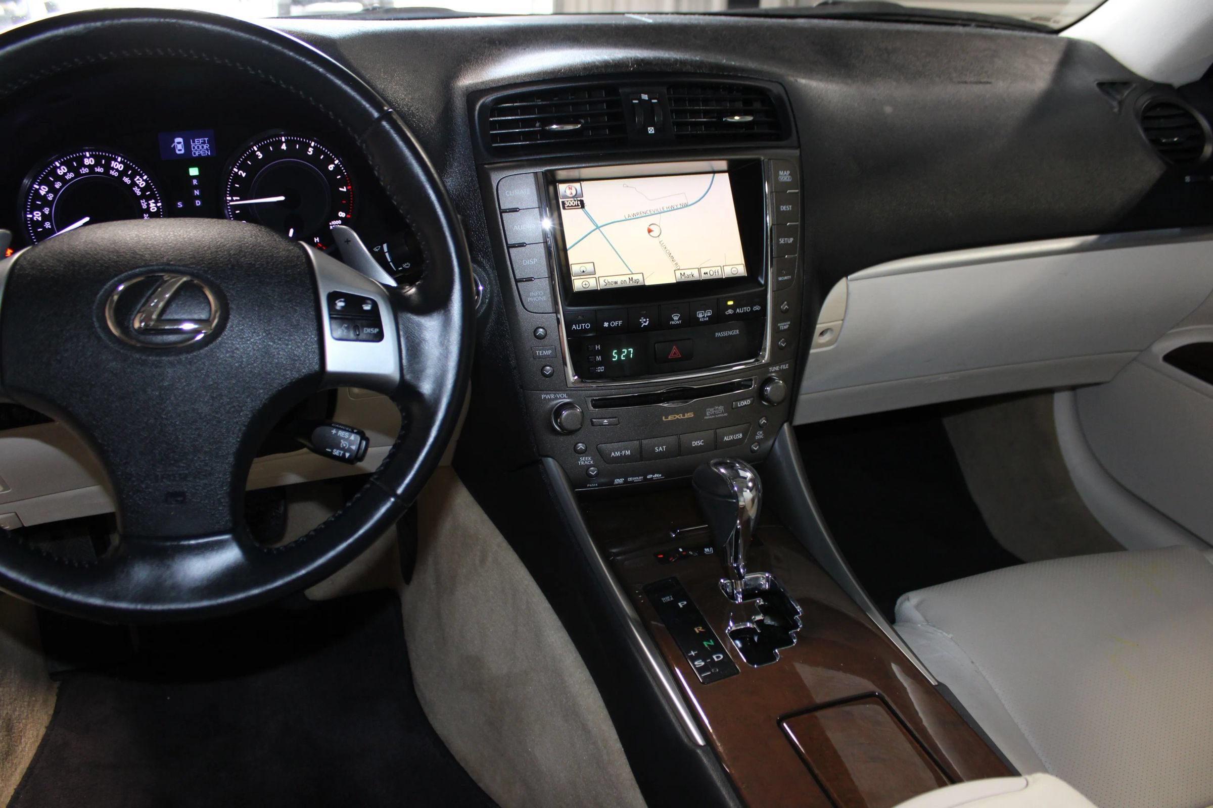 Used 2011 Lexus IS 350C RWD image 18