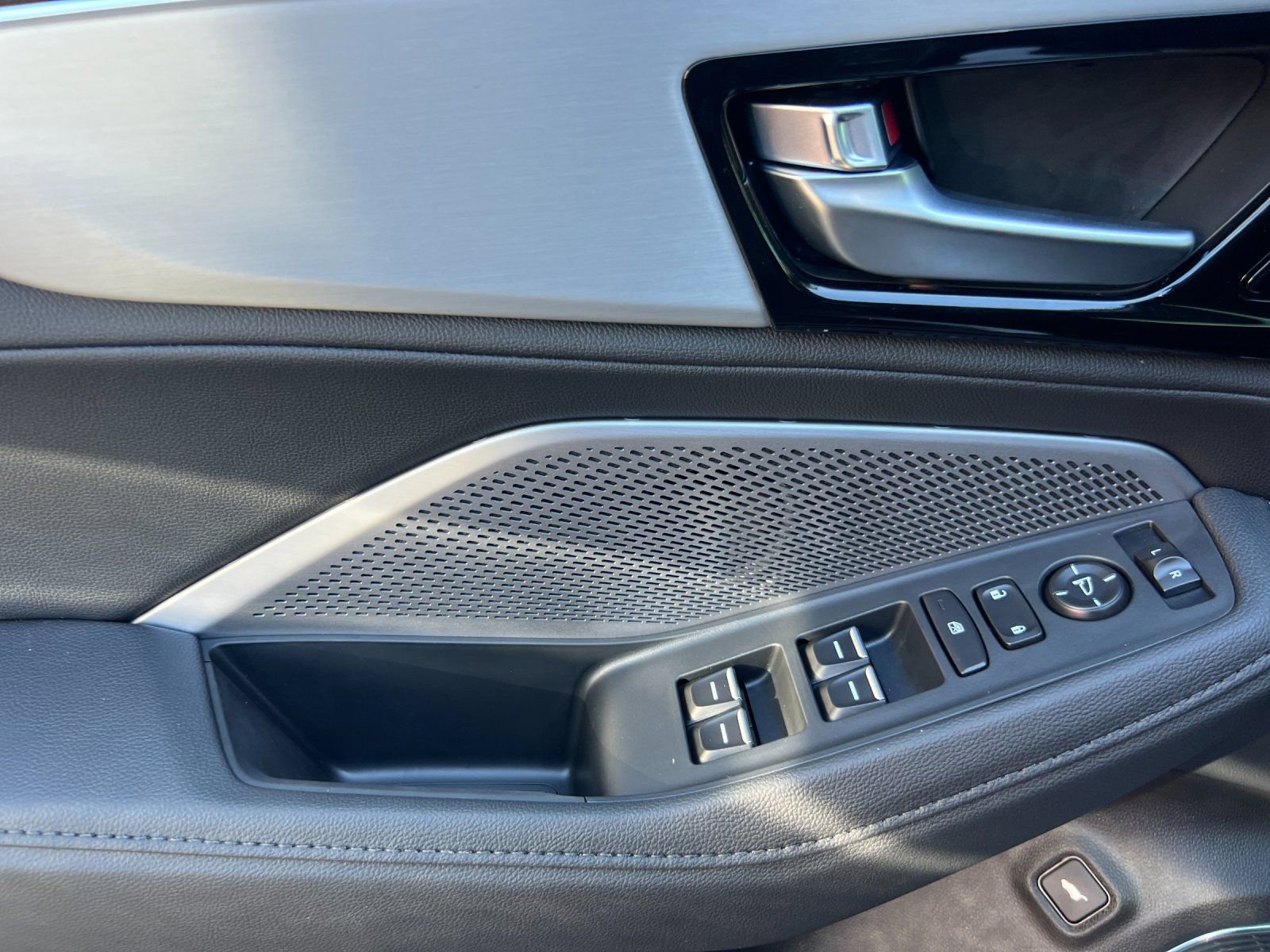 New 2026 Acura MDX SH-AWD image 7