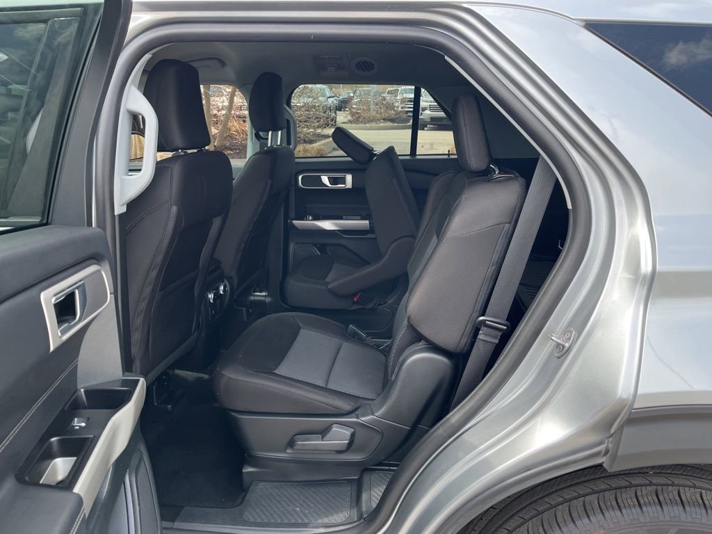 Used 2023 Ford Explorer XLT image 9