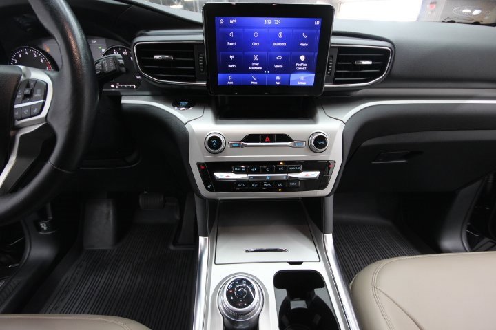 Used 2022 Ford Explorer XLT w/ Equipment Group 202A image 21