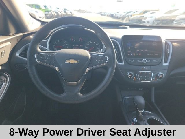 Used 2025 Chevrolet Malibu LT image 4