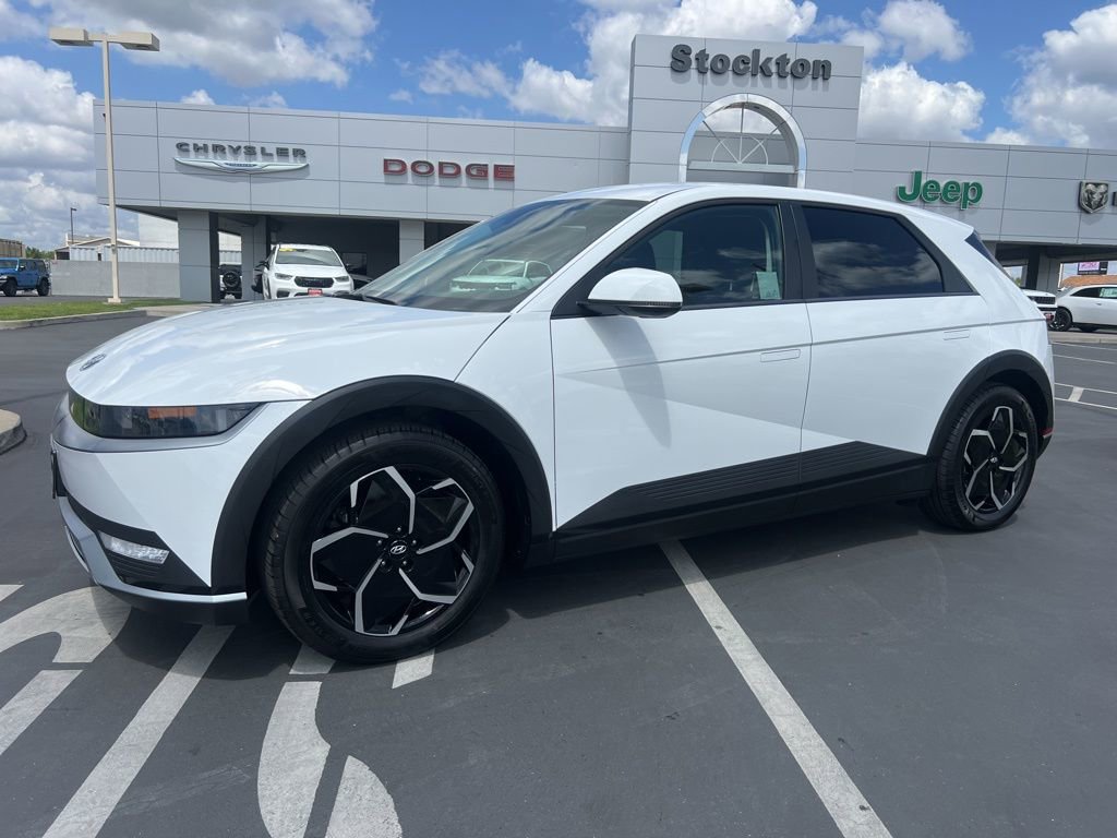 Used 2024 Hyundai Ioniq 5 SE RWD image 2
