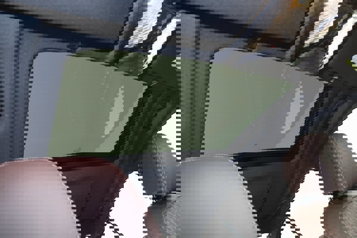 Used 2023 BMW M550i xDrive image 11