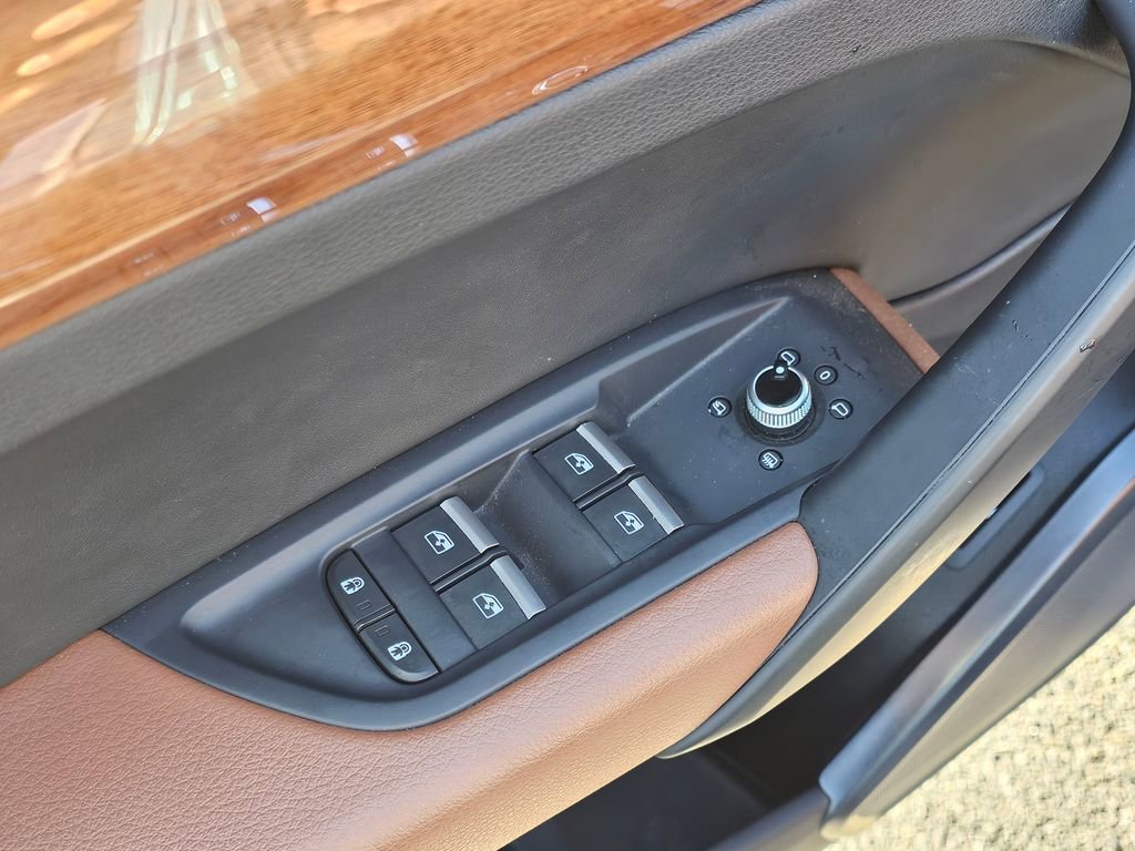 Used 2022 Audi Q5 2.0T Premium w/ Convenience Package image 19