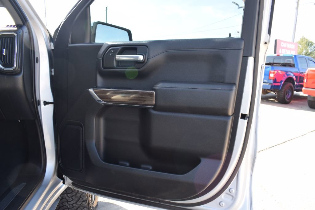 Used 2019 Chevrolet Silverado 1500 LT image 16