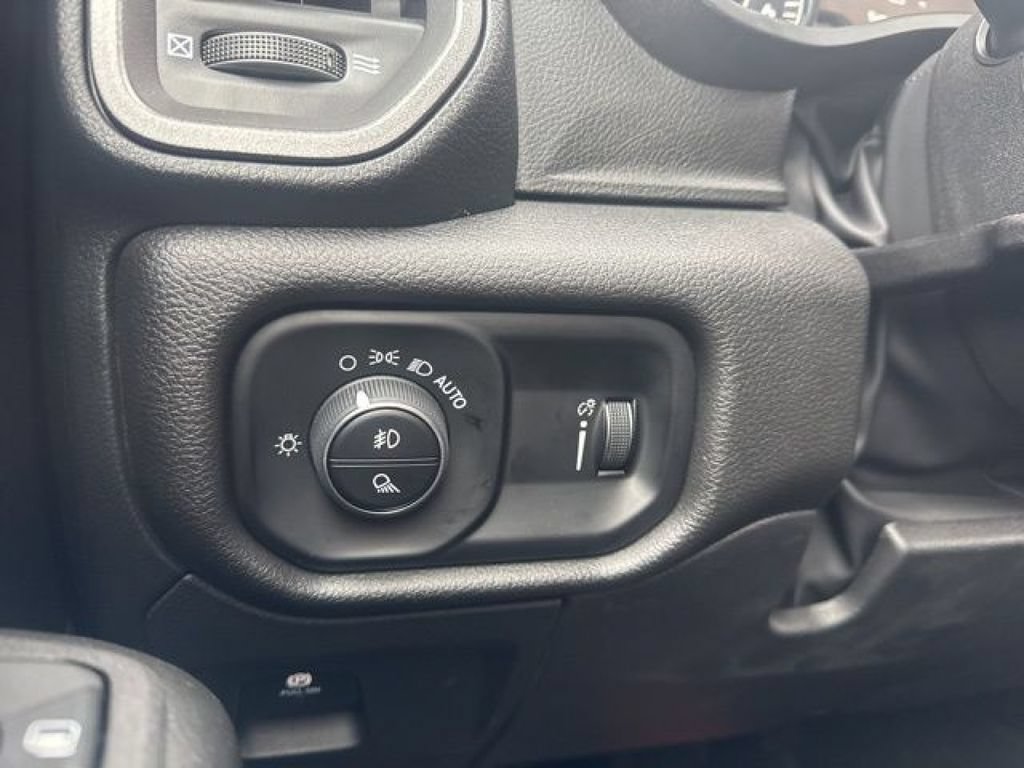 New 2025 RAM 1500 Warlock AWD/4WD image 19