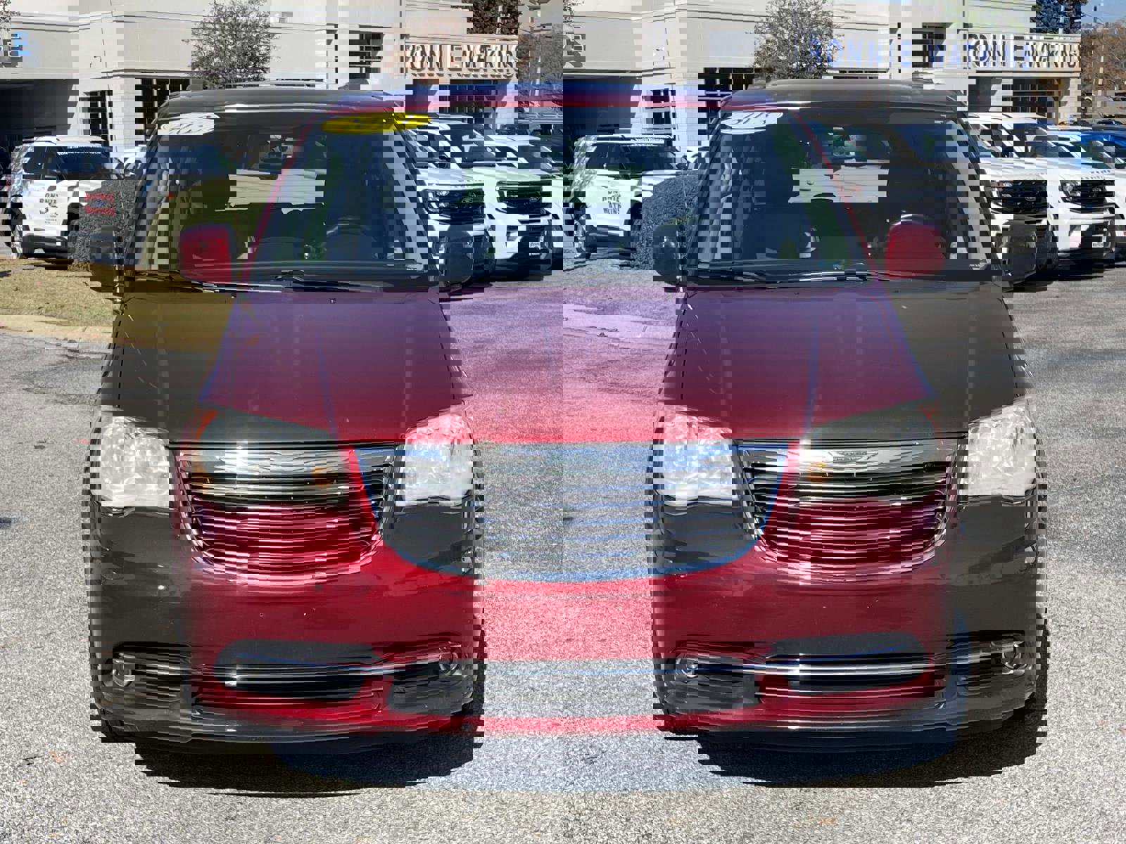 Used 2013 Chrysler Town & Country Touring image 10