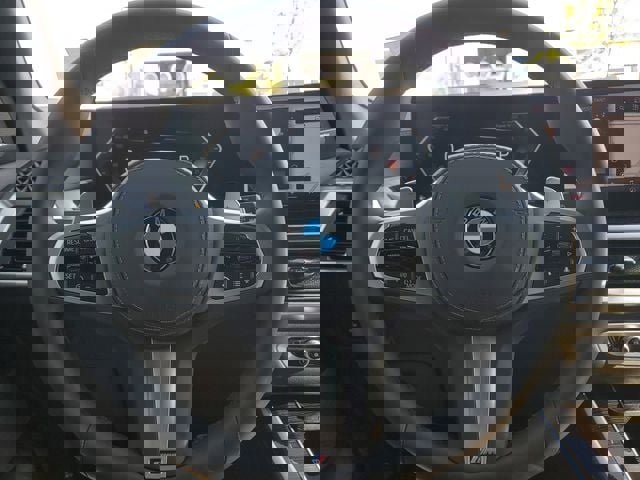 Used 2025 BMW X5 xDrive40i w/ M Sport Package image 24