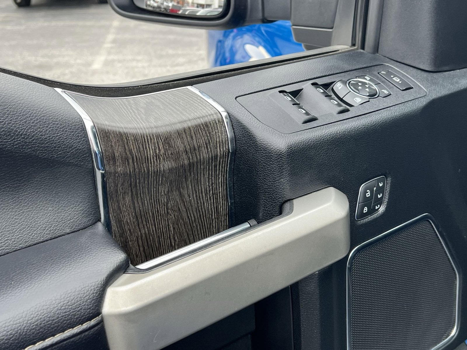 Used 2020 Ford F350 Lariat image 15