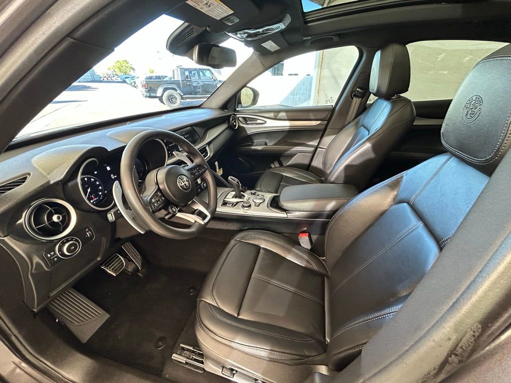 New 2025 Alfa Romeo Stelvio Sprint w/ Convenience Package image 27