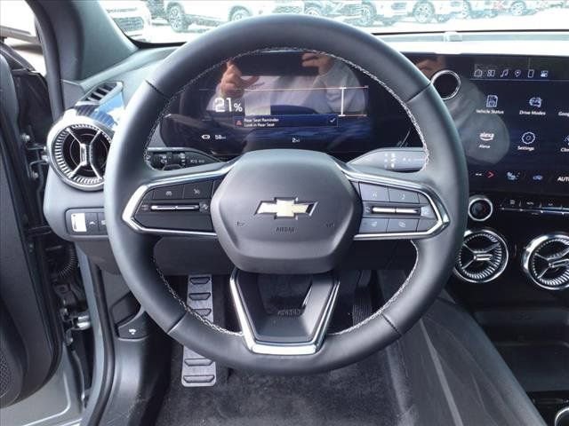 New 2025 Chevrolet Blazer EV LT image 12