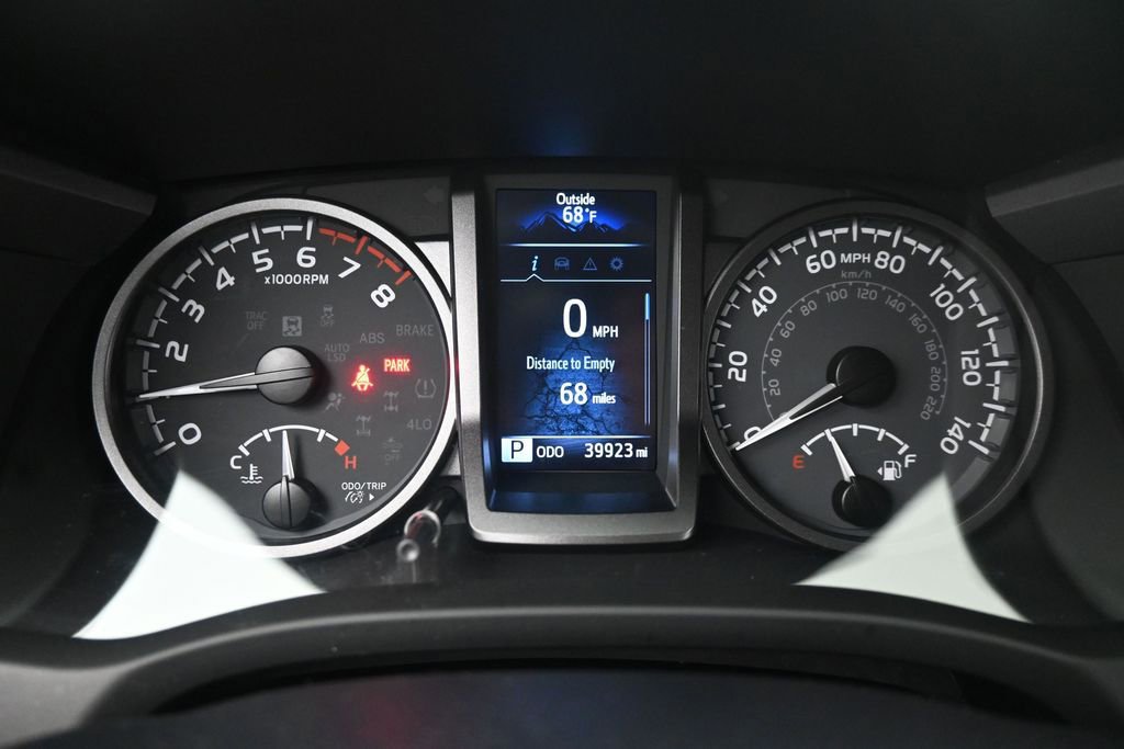 Used 2022 Toyota Tacoma TRD Sport AWD/4WD image 19