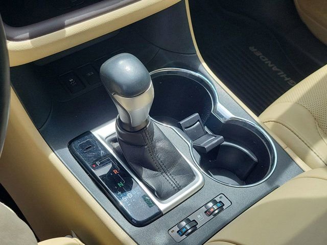 Used 2017 Toyota Highlander Limited Platinum image 25