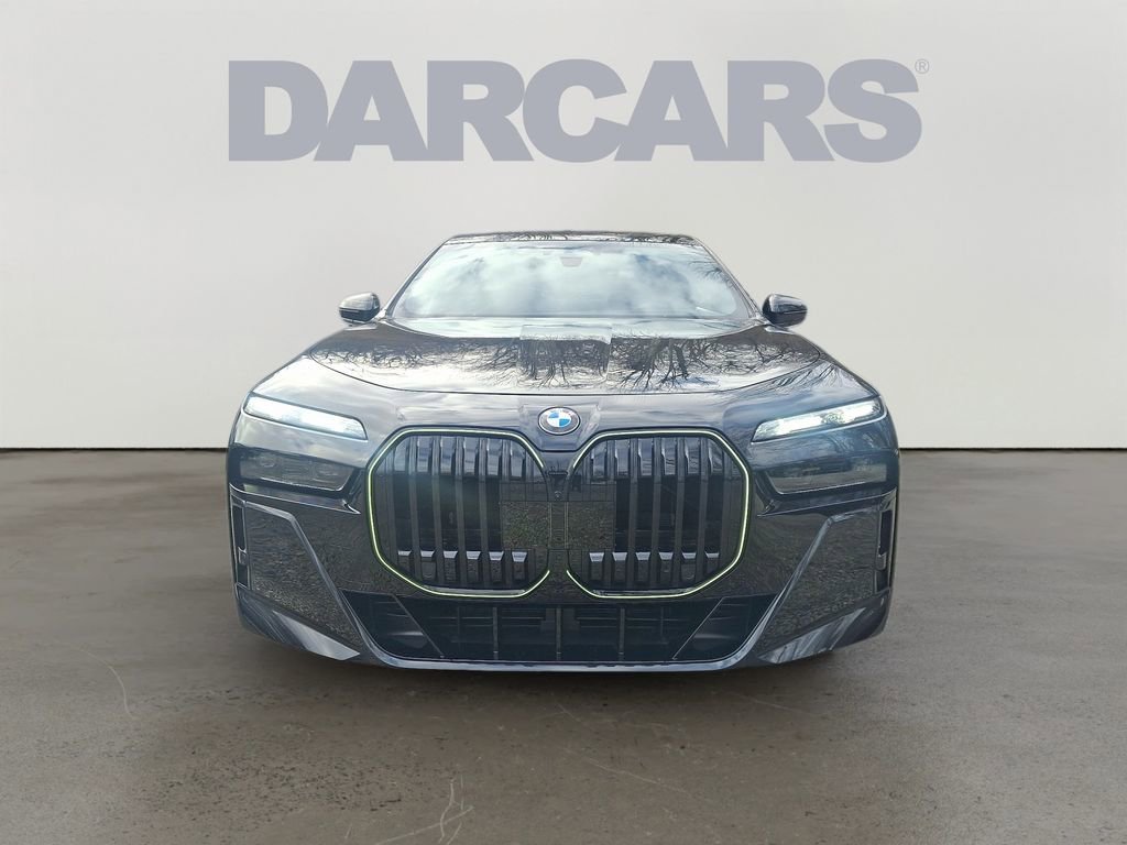 Used 2025 BMW 760i xDrive 760i xDrive w/ Executive Package image 2