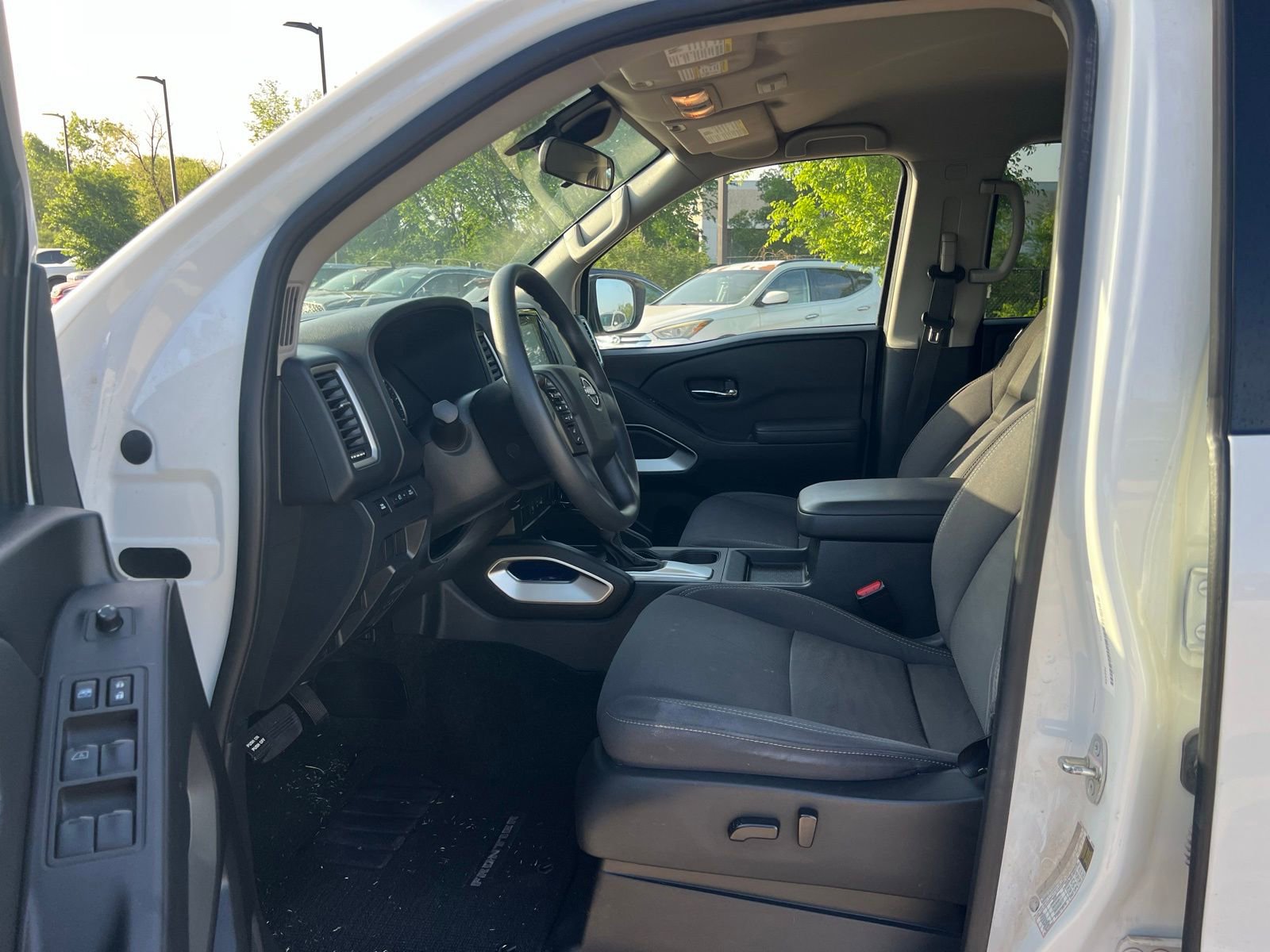 Used 2022 Nissan Frontier SV w/ Technology Package image 23