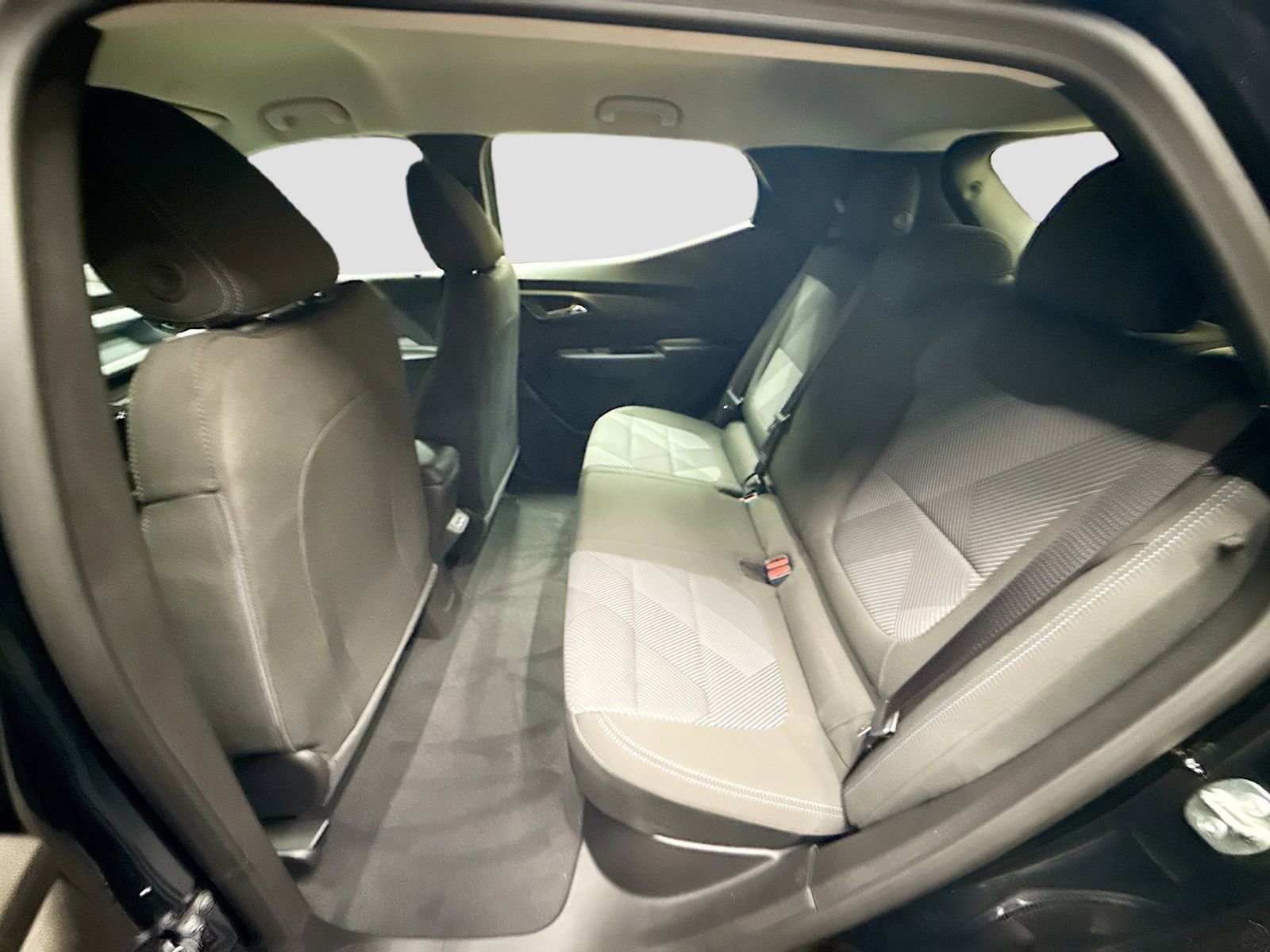 New 2027 Chevrolet Bolt LT w/ Comfort Package FWD image 28