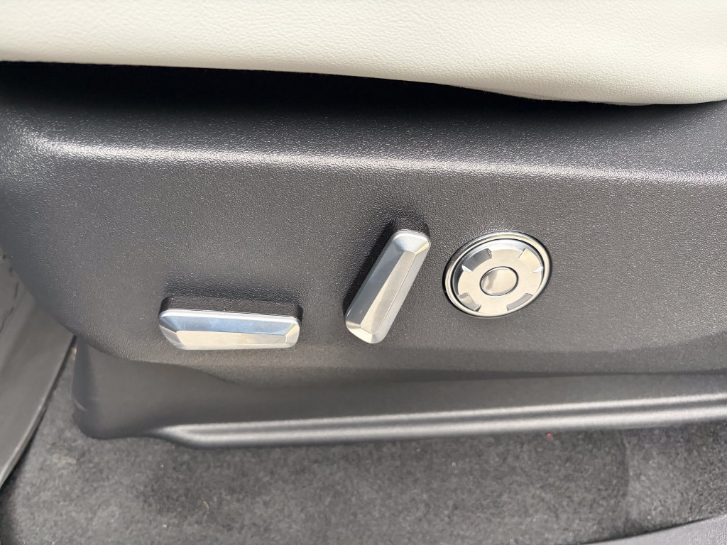 New 2027 Lincoln Navigator Black Label AWD/4WD image 14
