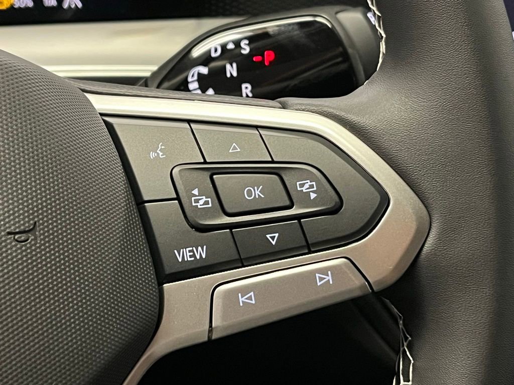 New 2025 Volkswagen Tiguan SE R-Line image 27