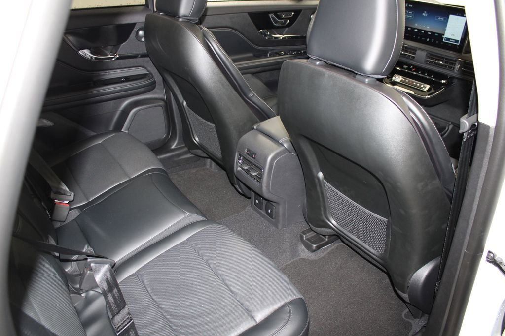 New 2026 Lincoln Corsair Reserve image 32