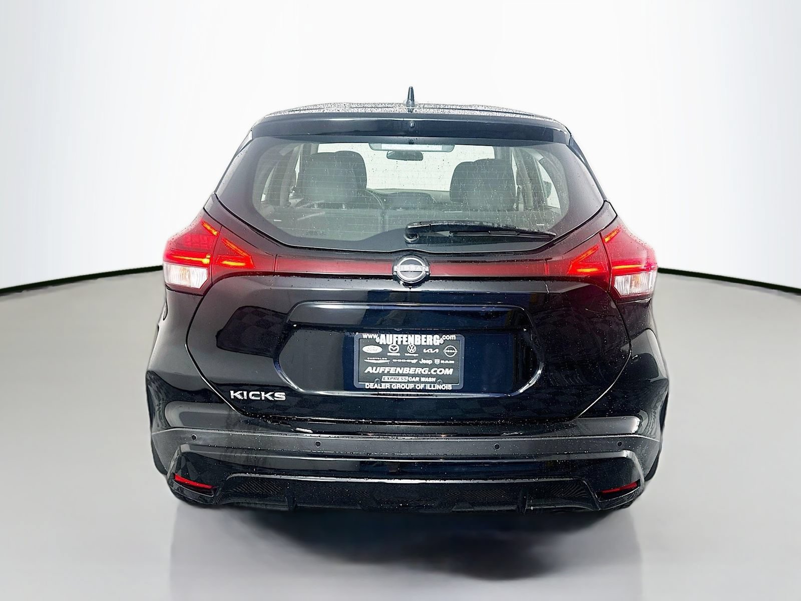 Used 2022 Nissan Kicks S FWD image 6