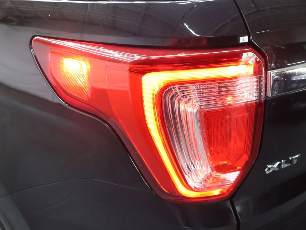 Used 2019 Ford Explorer XLT FWD image 32