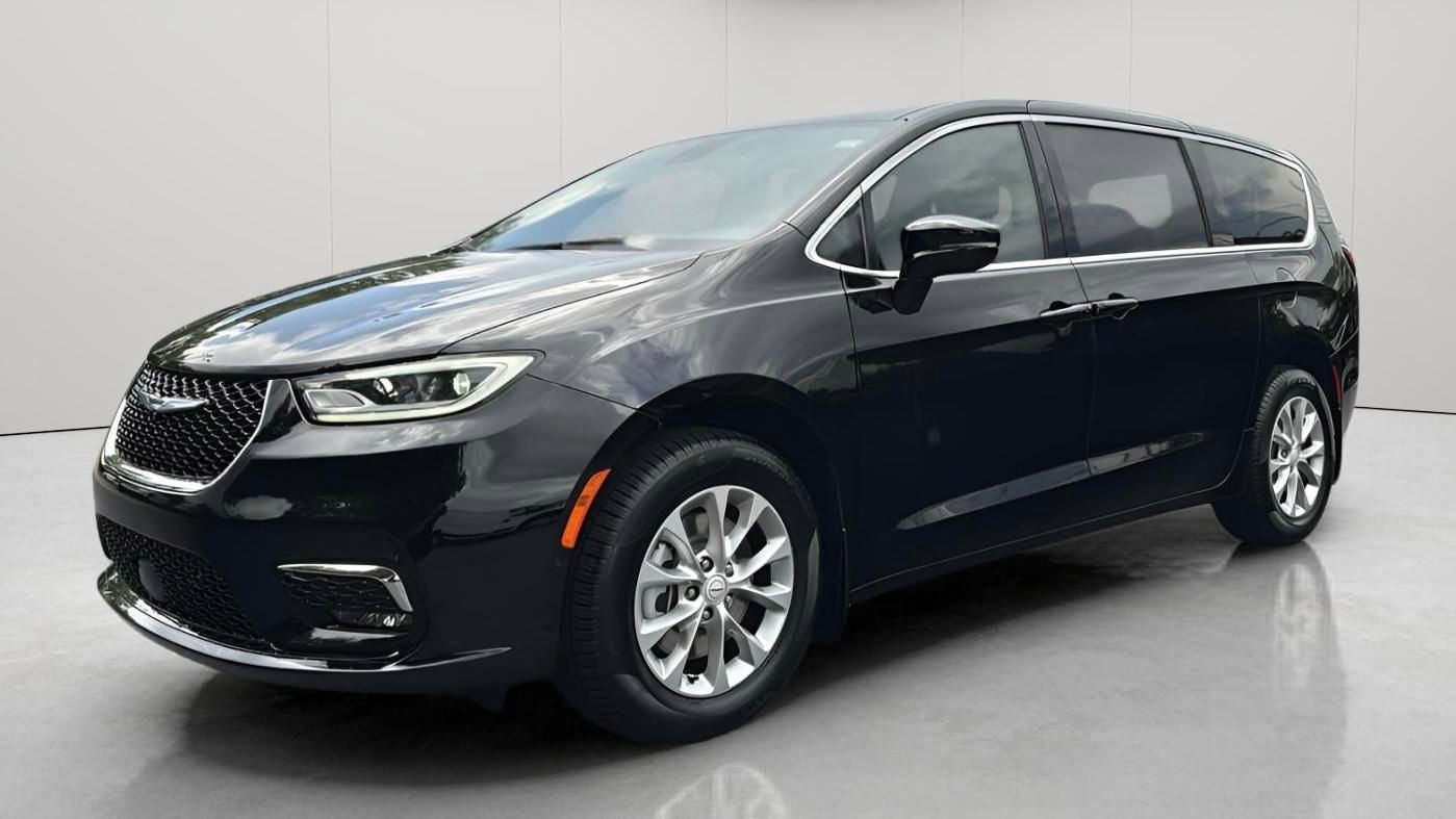 New 2025 Chrysler Pacifica Select w/ Uconnect Theater Family Group AWD/4WD image 12