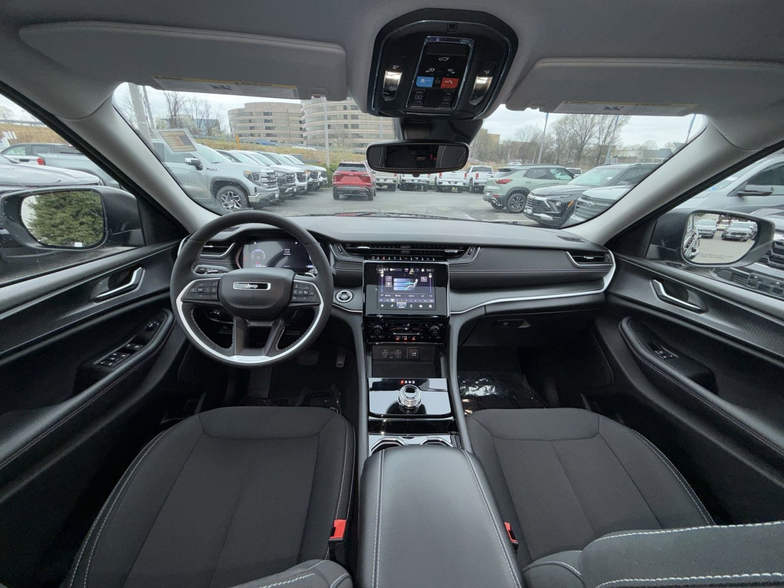 Used 2023 Jeep Grand Cherokee Laredo w/ Luxury Tech Group I image 23