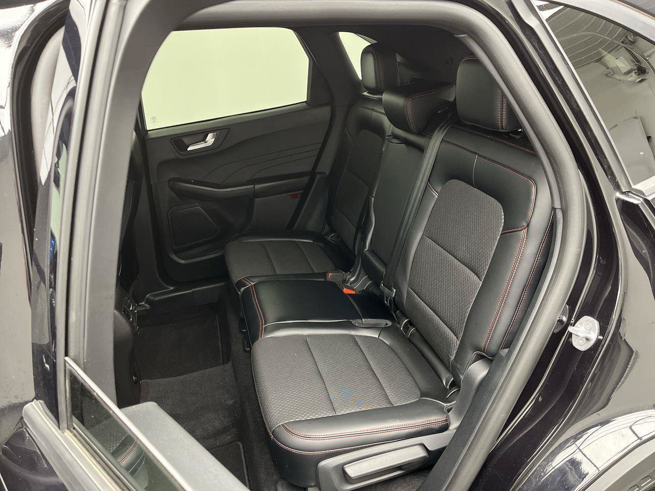 Certified 2025 Ford Escape ST-Line w/ Tech Pack #1 AWD/4WD image 11