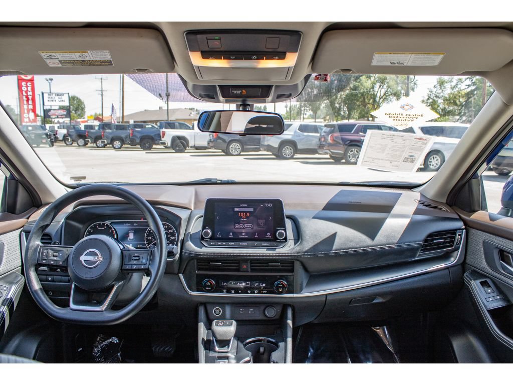 Used 2023 Nissan Rogue SV AWD/4WD image 21
