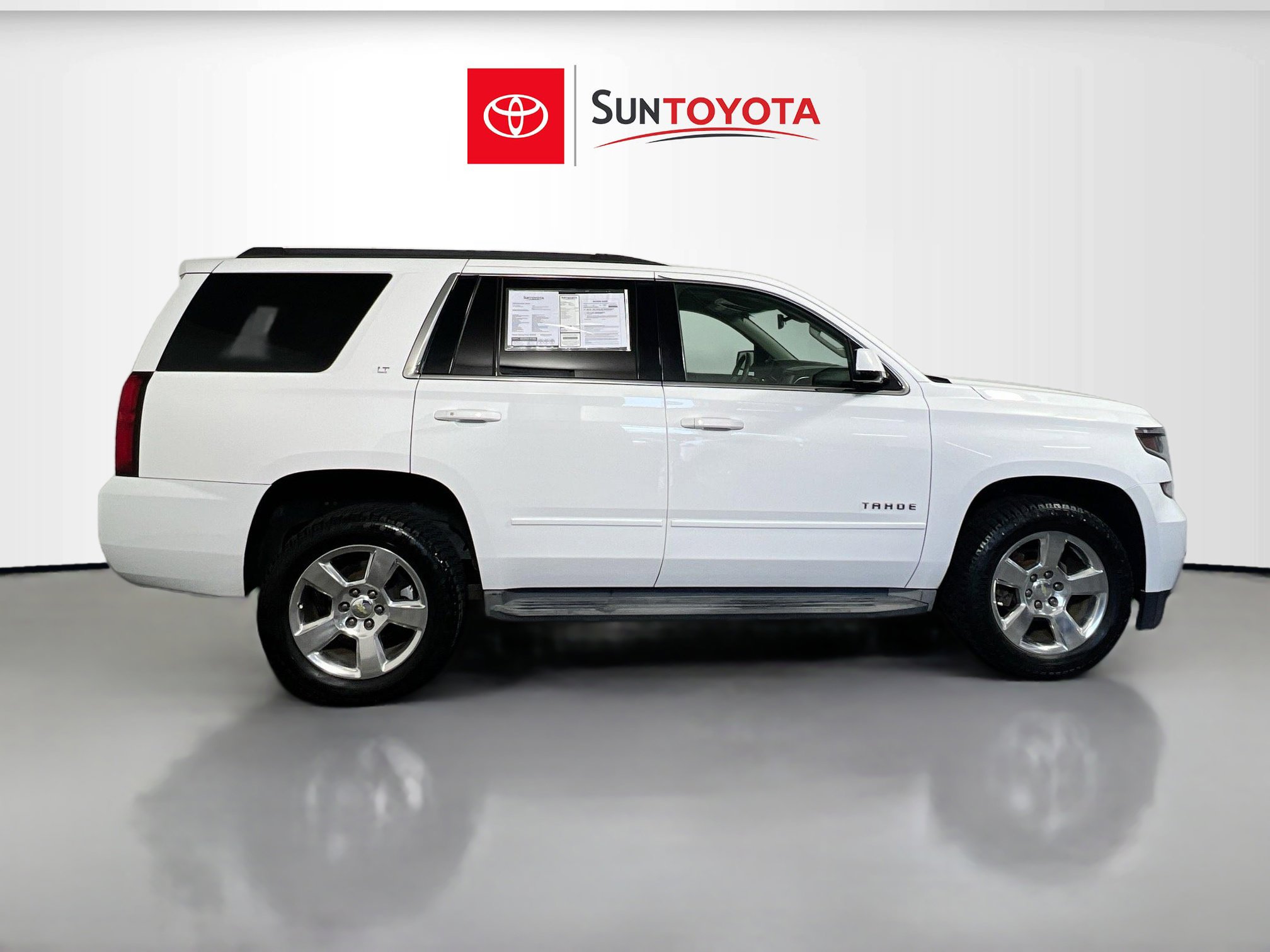Used 2016 Chevrolet Tahoe LT w/ Luxury Package RWD image 2