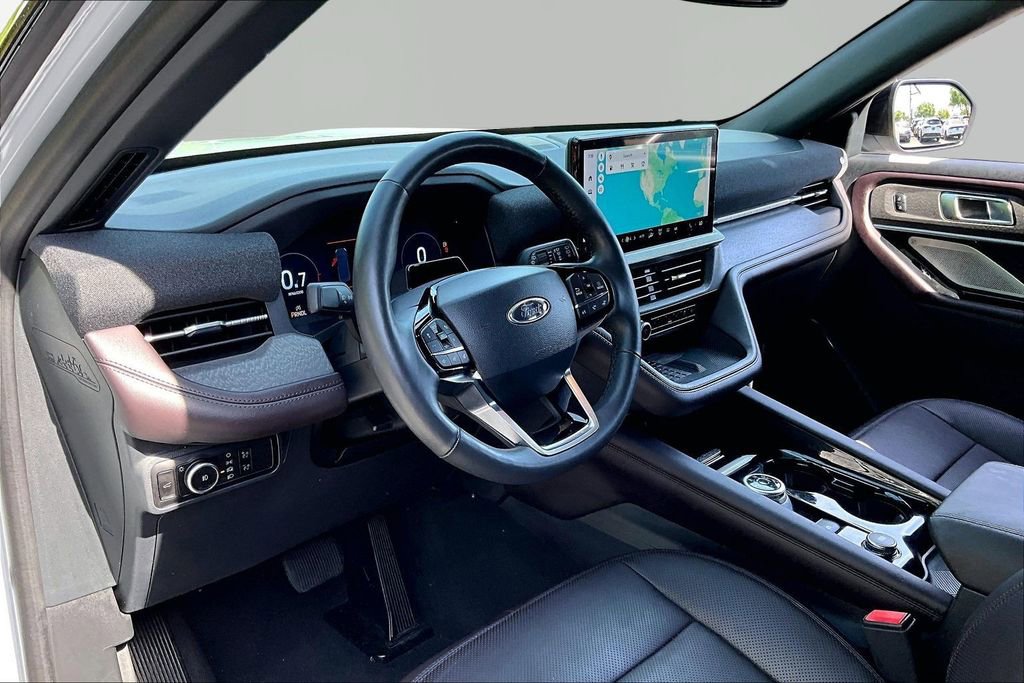 Used 2025 Ford Explorer Platinum w/ LUX Leather Package image 12