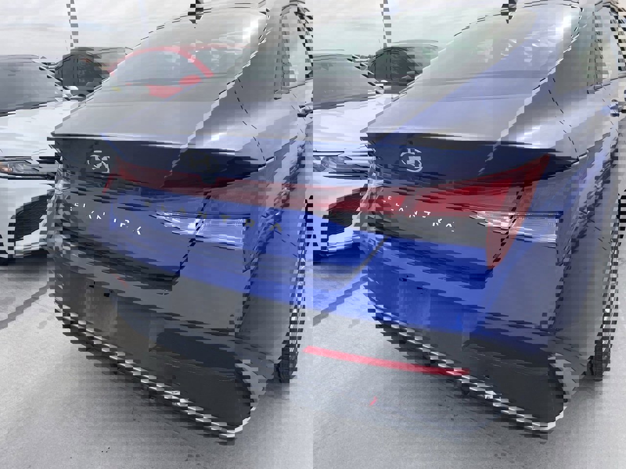 Used 2024 Hyundai Elantra SE image 4