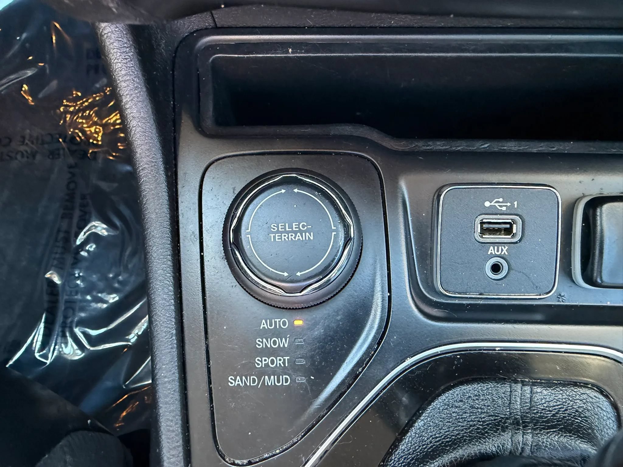 Used 2021 Jeep Cherokee Limited AWD/4WD image 15
