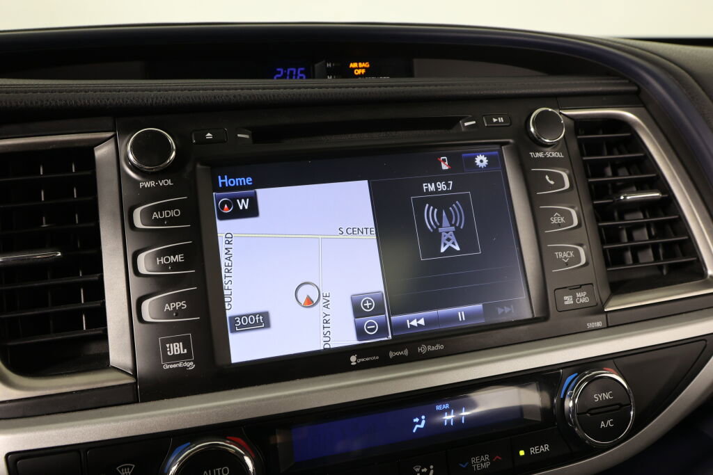 Used 2017 Toyota Highlander Limited image 37