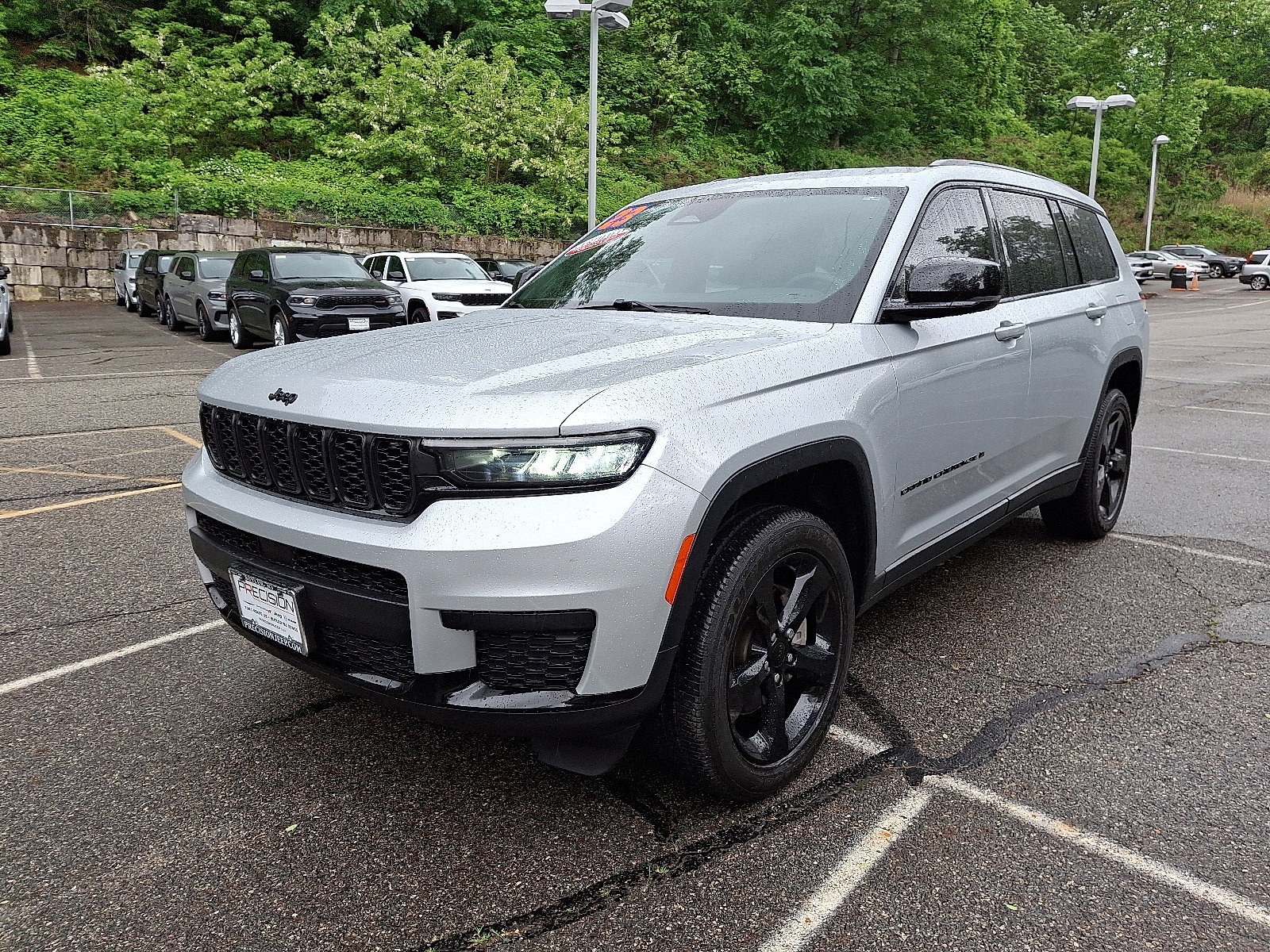 Certified 2023 Jeep Grand Cherokee L Laredo image 3