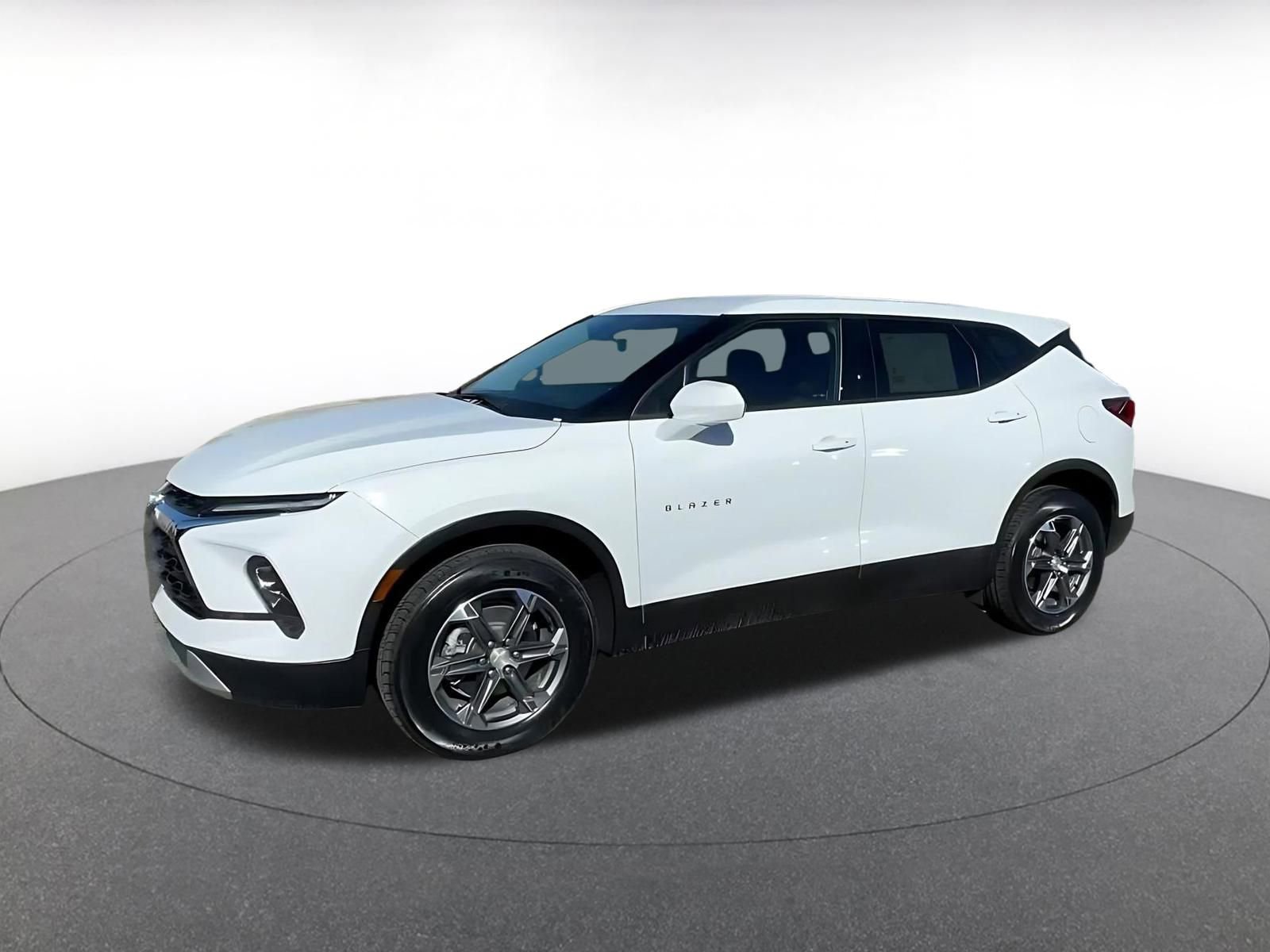 Used 2025 Chevrolet Blazer LT image 8