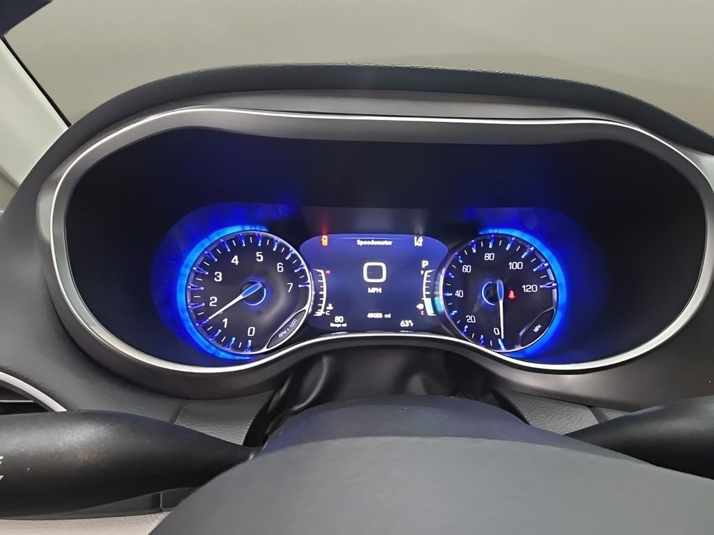Used 2024 Chrysler Pacifica Touring-L image 28