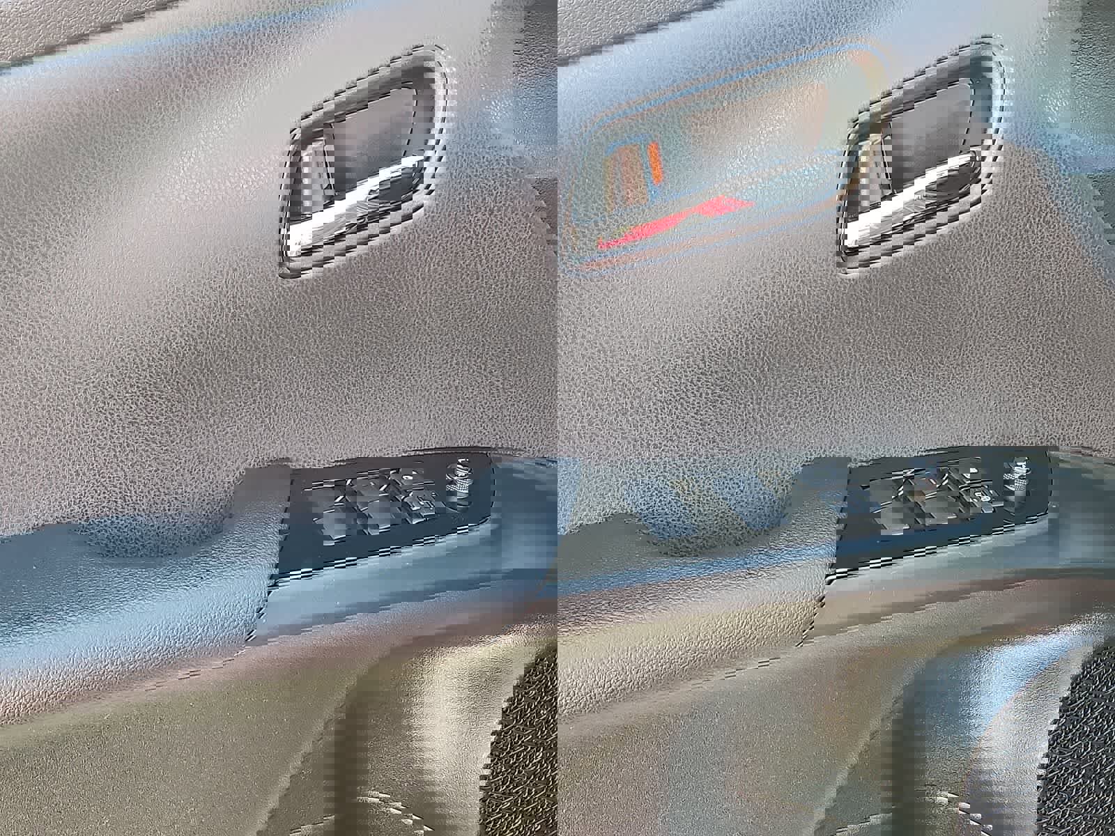 Used 2022 Toyota Prius LE image 10