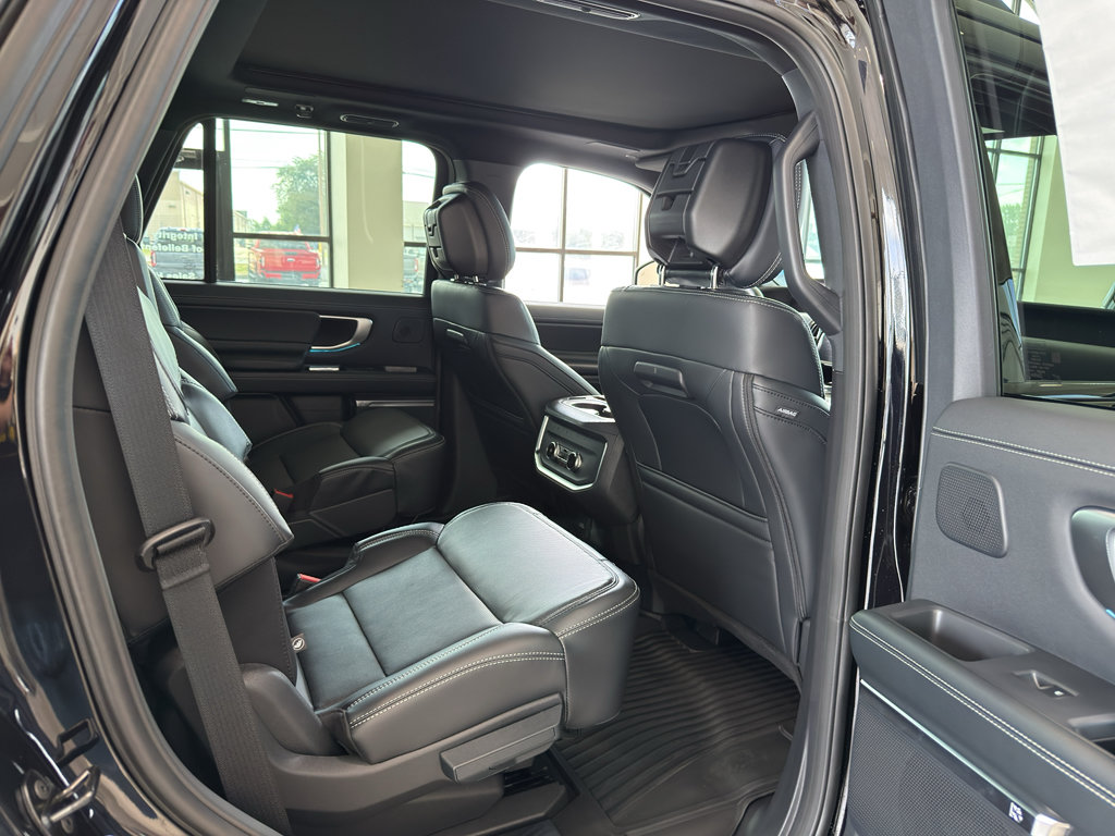 New 2027 Ford Expedition Platinum w/ Stealth Appearance Package AWD/4WD image 28