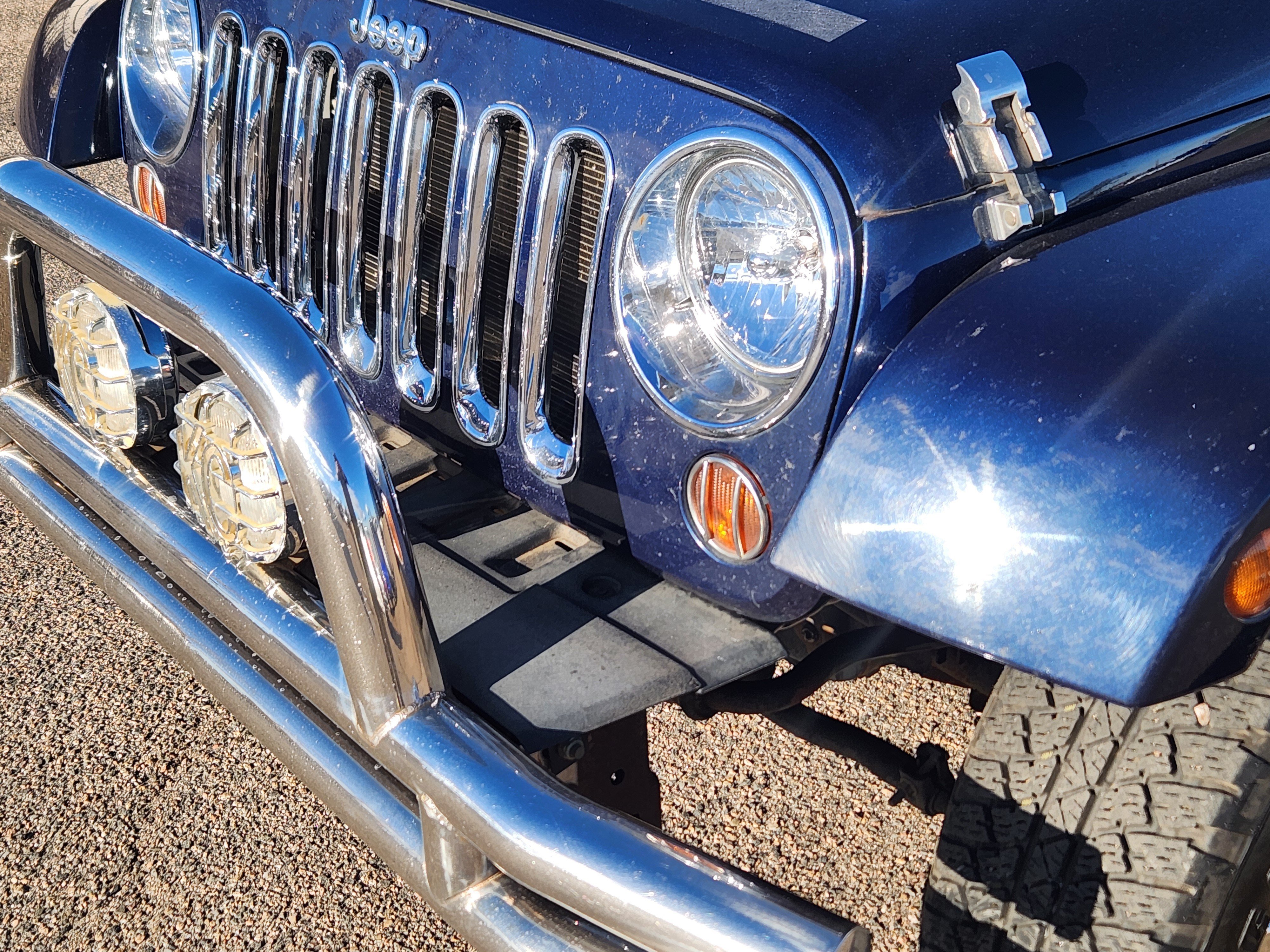 Used 2013 Jeep Wrangler Unlimited Sahara w/ Connectivity Group AWD/4WD image 5