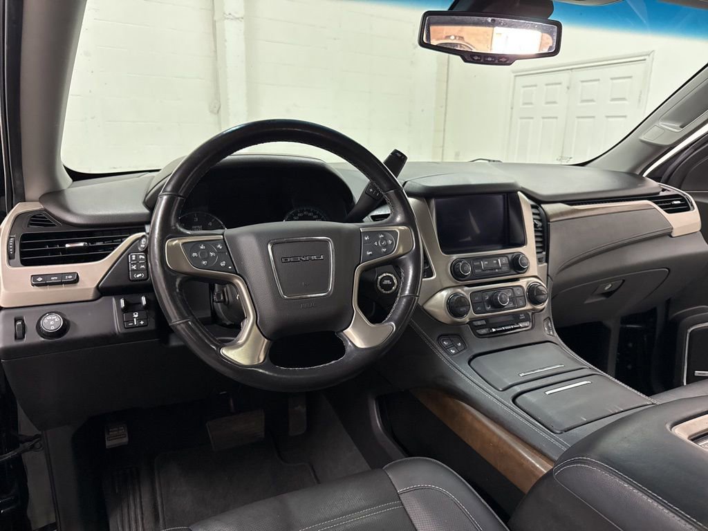Used 2019 GMC Yukon XL Denali w/ Denali Ultimate Package RWD image 16
