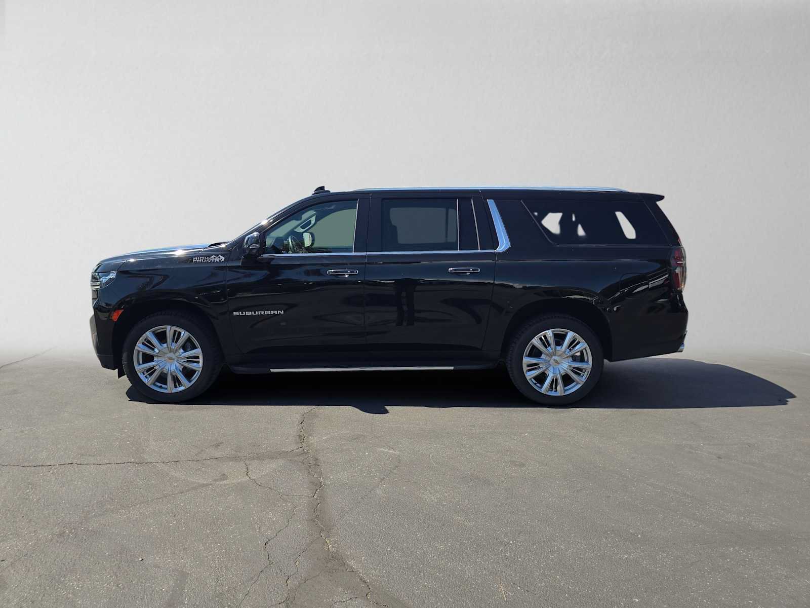 Used 2023 Chevrolet Suburban High Country w/ Max Trailering Package RWD image 6