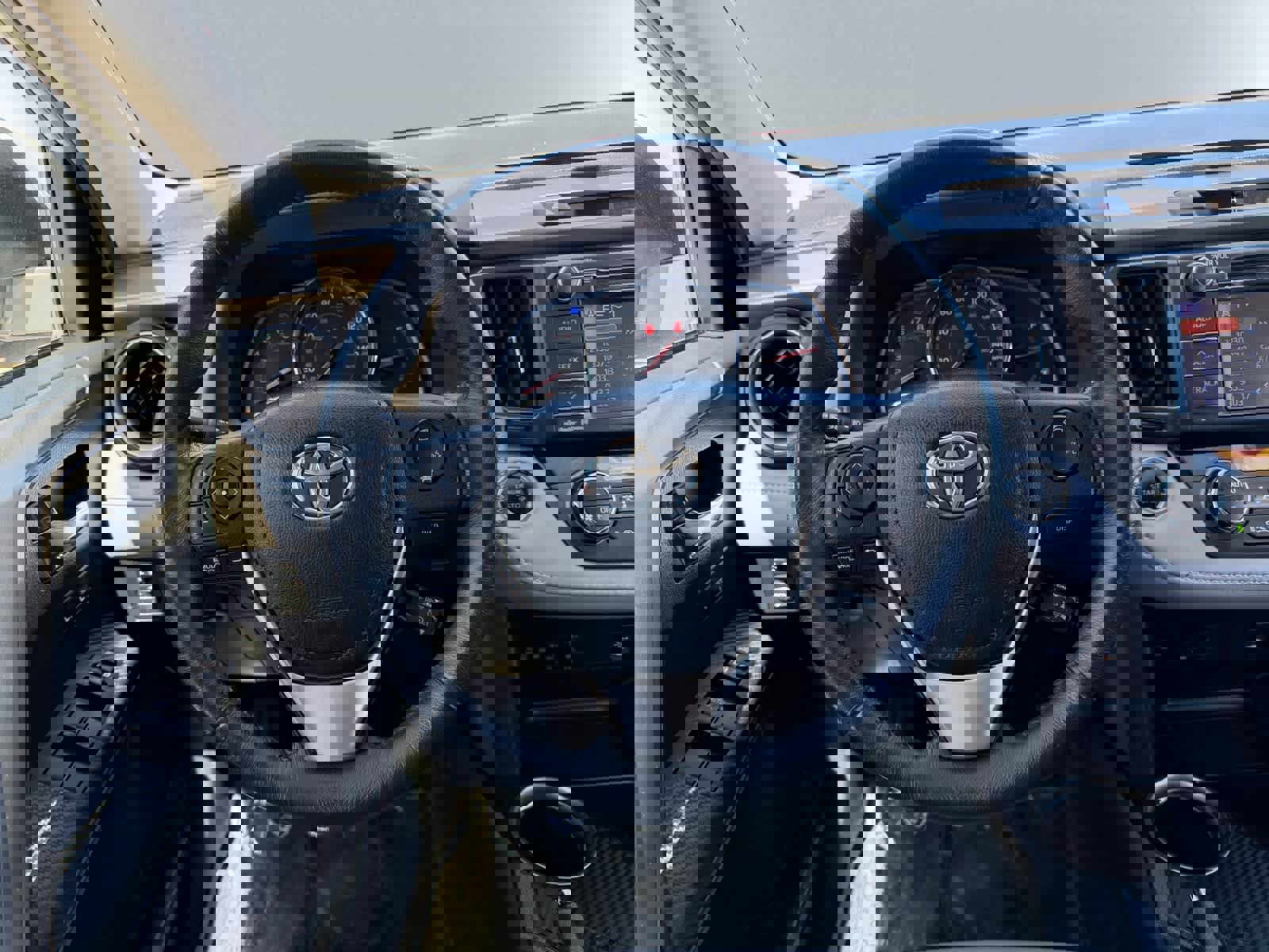 Used 2013 Toyota RAV4 Limited AWD/4WD image 17